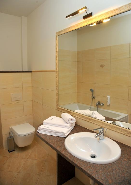 Hotel Sandro Silver & Spichlerz Antoniny เลชโน ภายนอก รูปภาพ