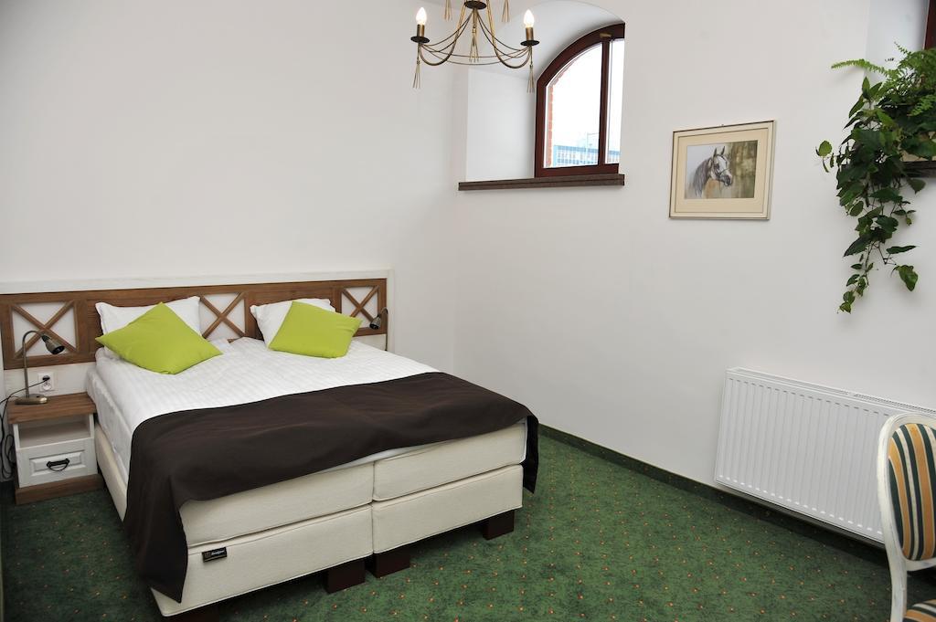 Hotel Sandro Silver & Spichlerz Antoniny เลชโน ภายนอก รูปภาพ